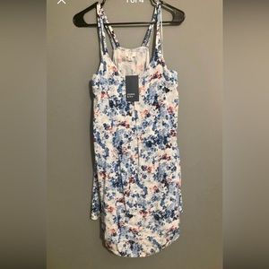 NEW Cute Flowy Crown & Ivy Dress